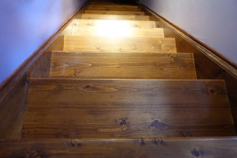 Old Oak Steps Before Replacement